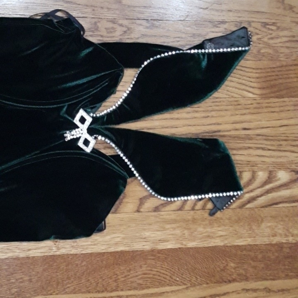 GREEN DRESS